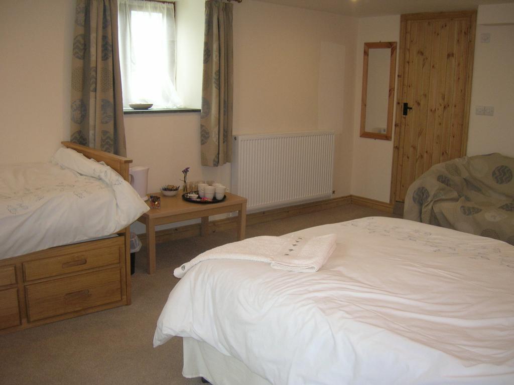 Polhilsa Farm Bed & Breakfast Callington Ruang foto