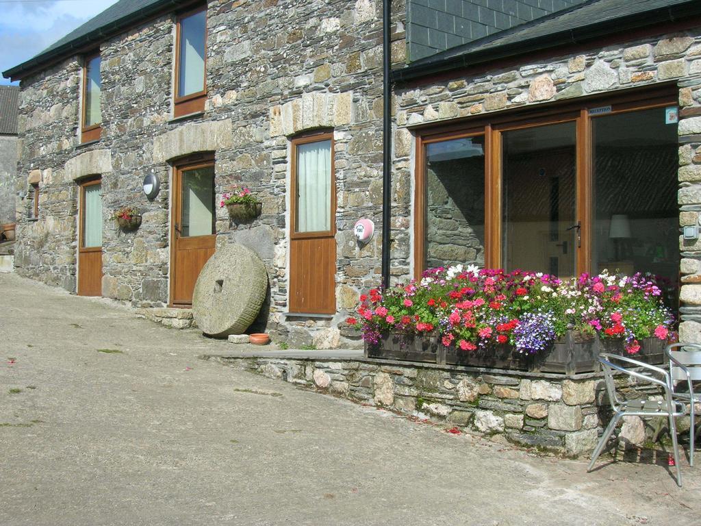 Polhilsa Farm Bed & Breakfast Callington Ruang foto